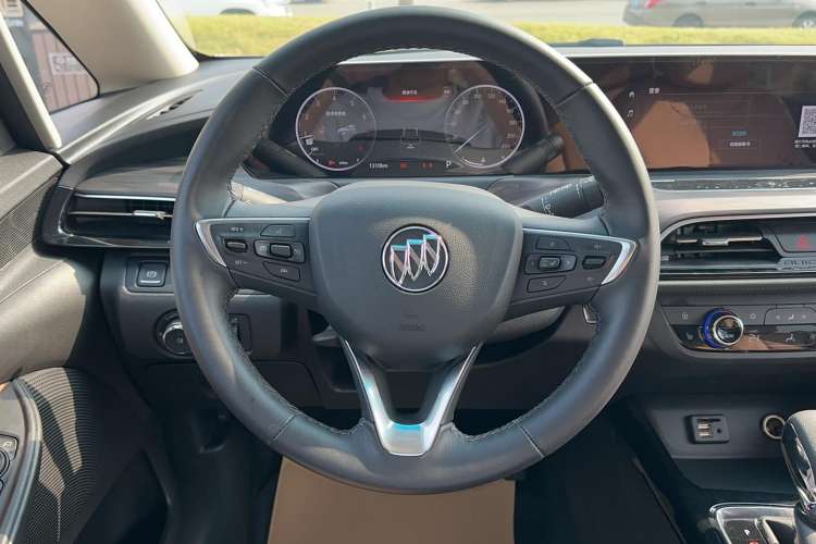 Used Buick GL6 2021 323T Mild Hybrid Connect Luxury Model Steering Wheel