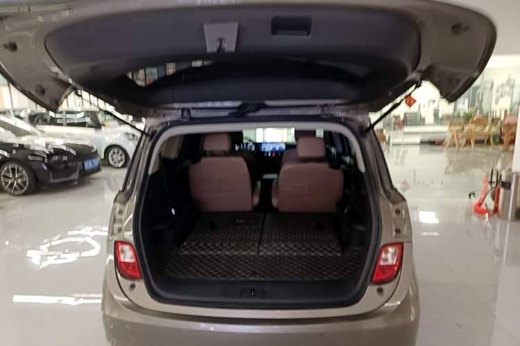 Used Buick GL6 2021 323T Mild Hybrid Connect Luxury Model Trunk
