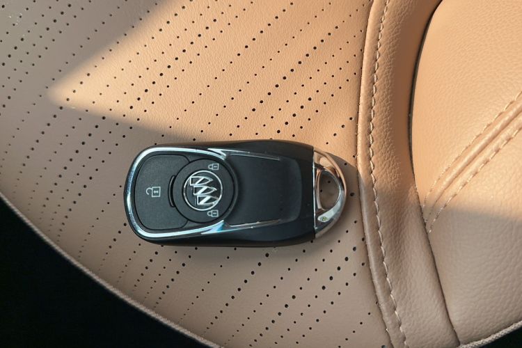 Used Buick GL6 2021 323T Mild Hybrid Connect Luxury Model Vehicle Key