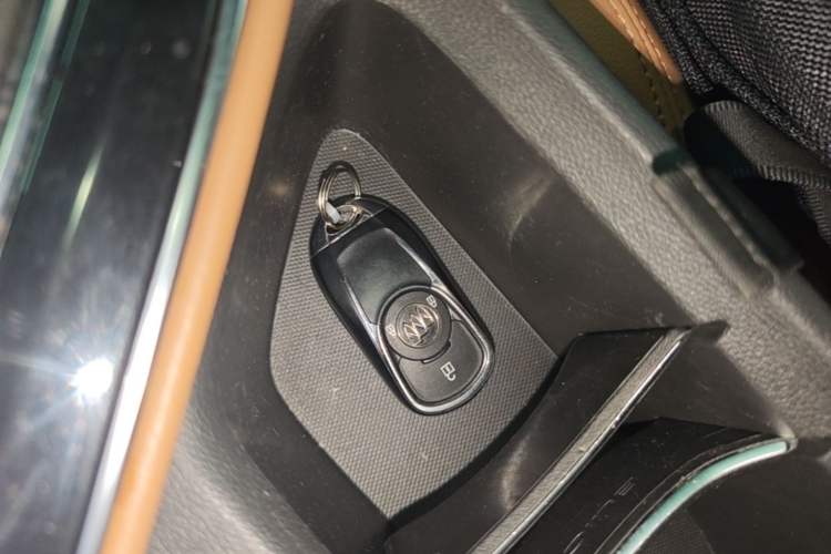 Used Buick GL6 2021 323T Mild Hybrid Connect Luxury Model Vehicle Key