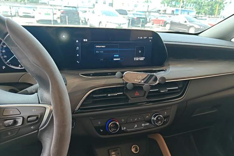 Used Buick GL6 2021 323T Mild Hybrid Connect Prestige Model Audio And AC Panel