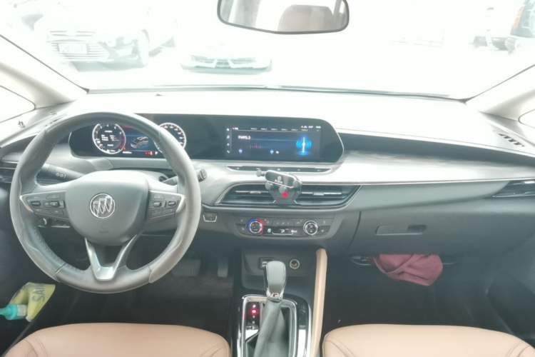 Used Buick GL6 2021 323T Mild Hybrid Connect Prestige Model Center Console