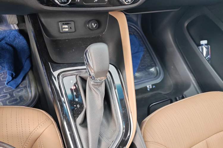 Used Buick GL6 2021 323T Mild Hybrid Connect Luxury Model Gear Lever