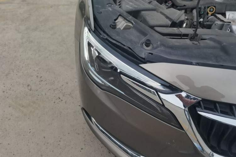 Used Buick GL6 2021 323T Mild Hybrid Connect Prestige Model Right Front Headlight