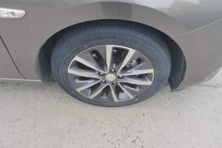Used Buick GL6 2021 323T Mild Hybrid Connect Prestige Model Right Front Wheel Hub
