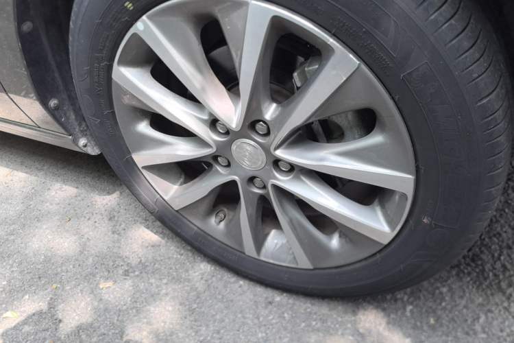 Used Buick GL6 2021 323T Mild Hybrid Connect Luxury Model Right Front Wheel Hub