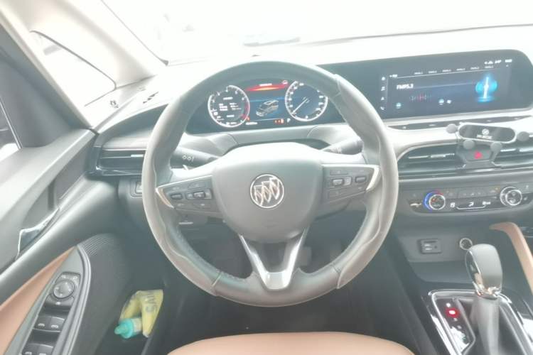 Used Buick GL6 2021 323T Mild Hybrid Connect Prestige Model Steering Wheel