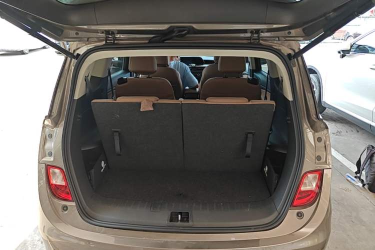 Used Buick GL6 2021 323T Mild Hybrid Connect Prestige Model Trunk