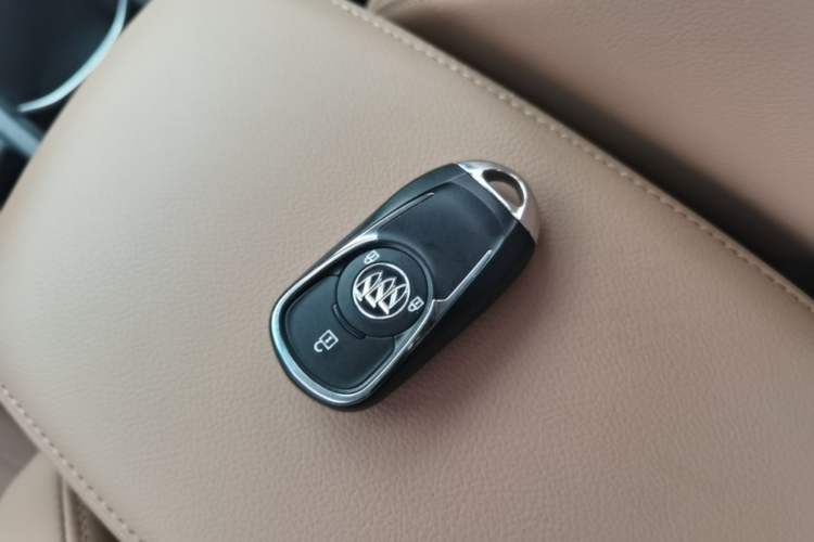 Used Buick GL6 2021 323T Mild Hybrid Connect Prestige Model Vehicle Key