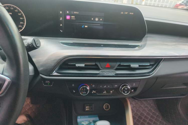 Used Buick GL6 2021 323T Mild Hybrid Connect Prestige Model Audio And AC Panel