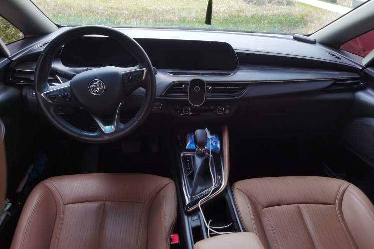 Used Buick GL6 2021 323T Mild Hybrid Connect Luxury Model Center Console