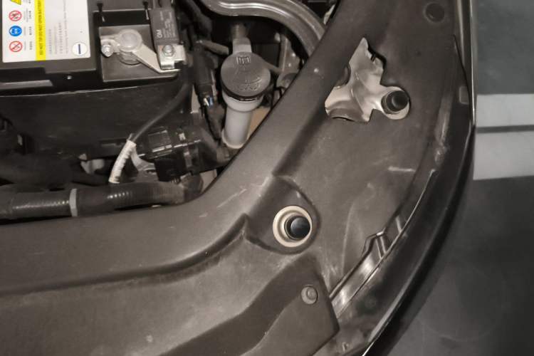 Used Buick GL6 2021 323T Mild Hybrid Connect Prestige Model Engine Bay Left