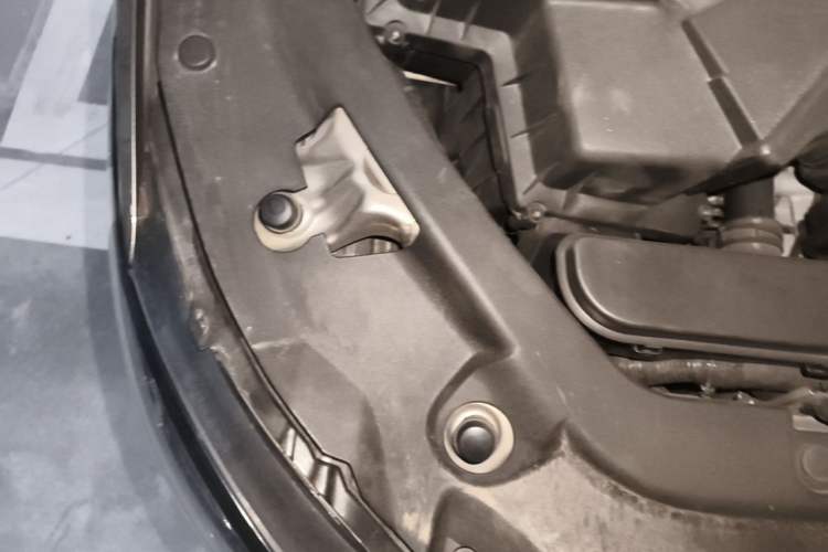 Used Buick GL6 2021 323T Mild Hybrid Connect Prestige Model Engine Bay Right