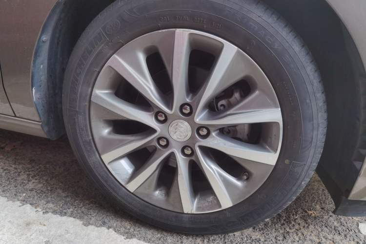 Used Buick GL6 2021 323T Mild Hybrid Connect Luxury Model Right Front Wheel Hub