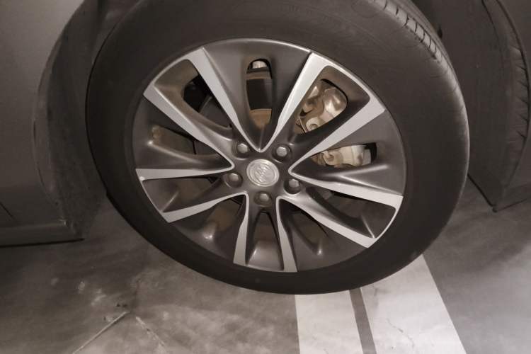 Used Buick GL6 2021 323T Mild Hybrid Connect Prestige Model Right Front Wheel Hub