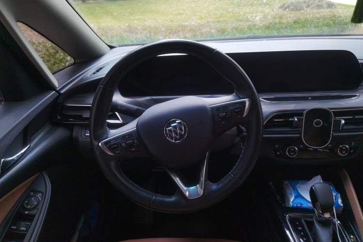 Used Buick GL6 2021 323T Mild Hybrid Connect Luxury Model Steering Wheel