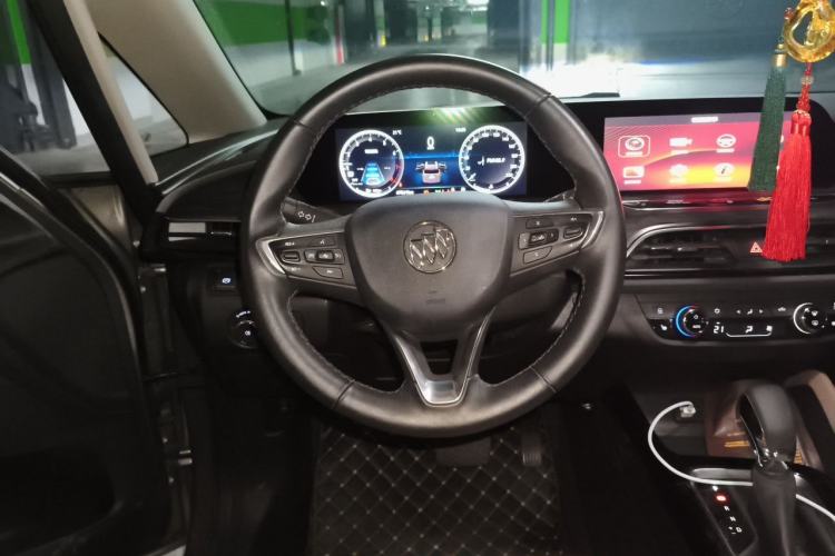 Used Buick GL6 2021 323T Mild Hybrid Connect Prestige Model Steering Wheel
