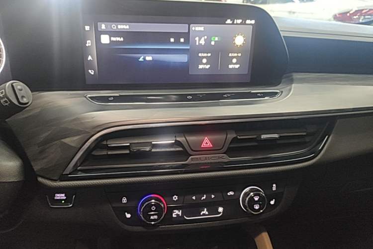 Used Buick GL6 2021 323T Mild Hybrid Connect Luxury Model Audio And AC Panel