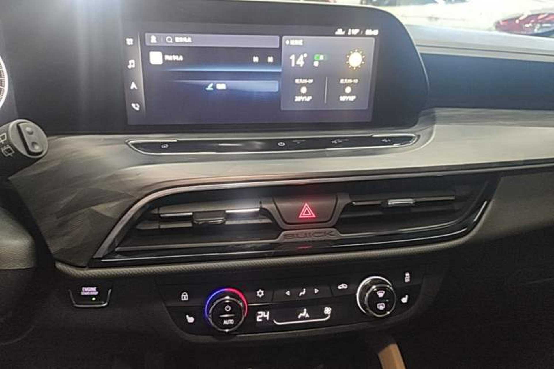 Used Buick GL6 2021 323T Mild Hybrid Connect Luxury Model Audio And AC Panel