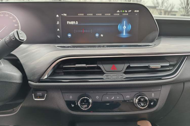 Used Buick GL6 2021 323T Mild Hybrid Connect Luxury Model Audio And AC Panel