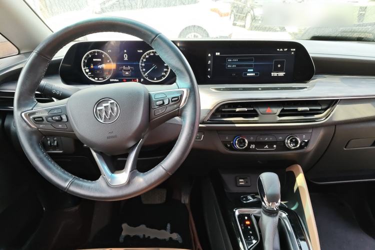 Used Buick GL6 2021 323T Mild Hybrid Connect Prestige Model Center Console