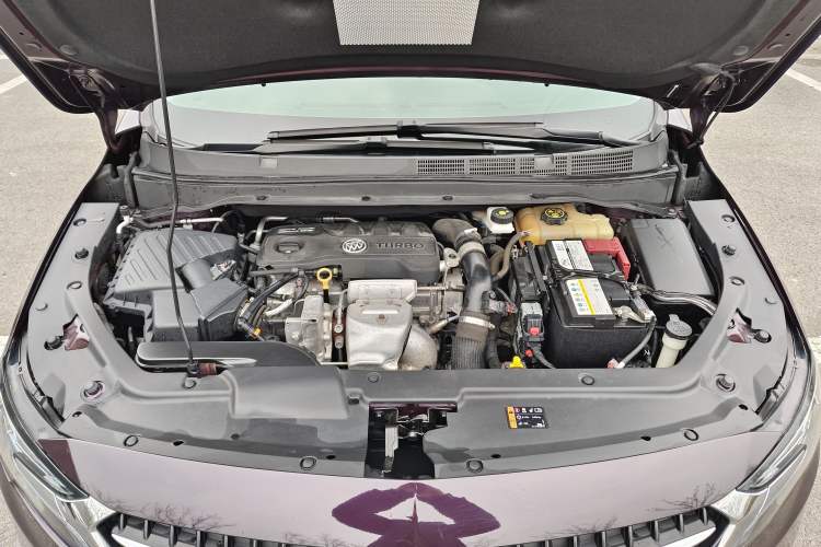 Used Buick GL6 2021 323T Mild Hybrid Connect Luxury Model Engine Bay
