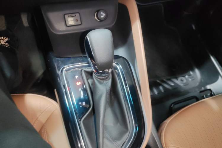 Used Buick GL6 2021 323T Mild Hybrid Connect Luxury Model Gear Lever