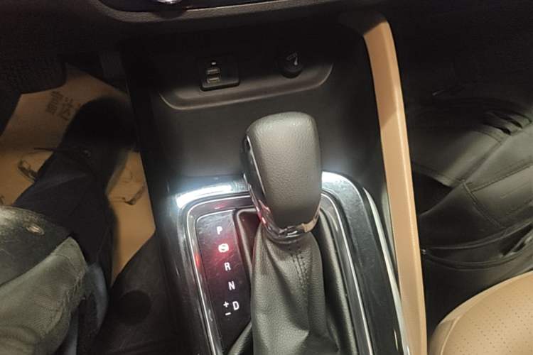 Used Buick GL6 2021 323T Mild Hybrid Connect Luxury Model Gear Lever