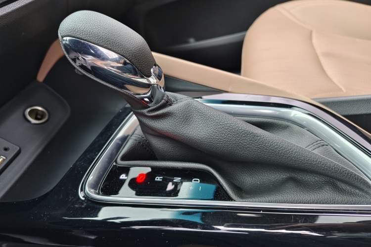 Used Buick GL6 2021 323T Mild Hybrid Connect Luxury Model Gear Lever