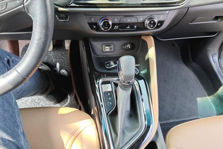 Used Buick GL6 2021 323T Mild Hybrid Connect Prestige Model Gear Lever