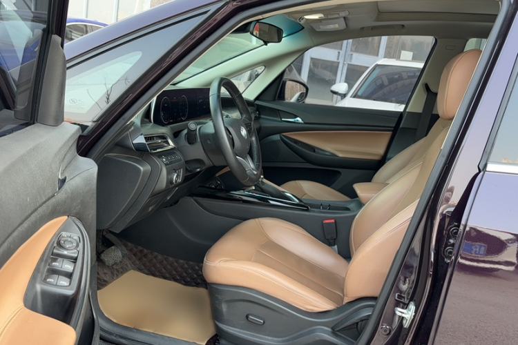 Used Buick GL6 2021 323T Mild Hybrid Connect Prestige Model Interior 3