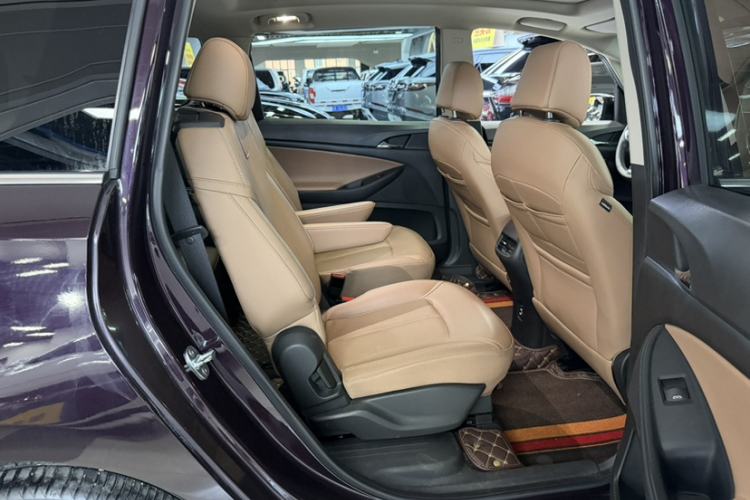 Used Buick GL6 2021 323T Mild Hybrid Connect Prestige Model Interior 8