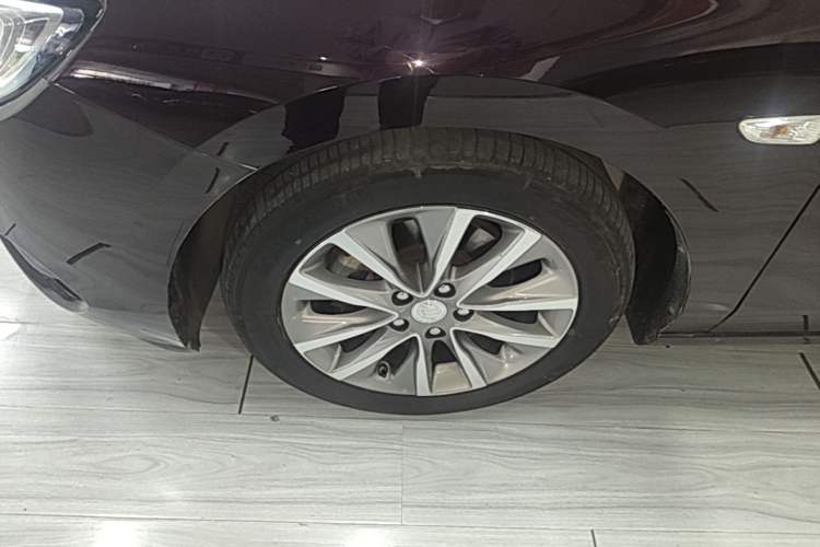 Used Buick GL6 2021 323T Mild Hybrid Connect Luxury Model Left Front Wheel Hub