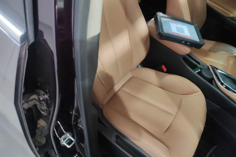 Used Buick GL6 2021 323T Mild Hybrid Connect Luxury Model Right Front Seat