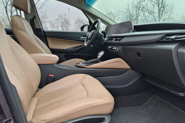 Used Buick GL6 2021 323T Mild Hybrid Connect Luxury Model Right Front Seat