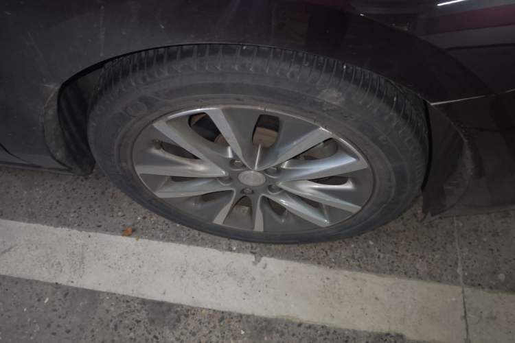 Used Buick GL6 2021 323T Mild Hybrid Connect Luxury Model Right Front Wheel Hub