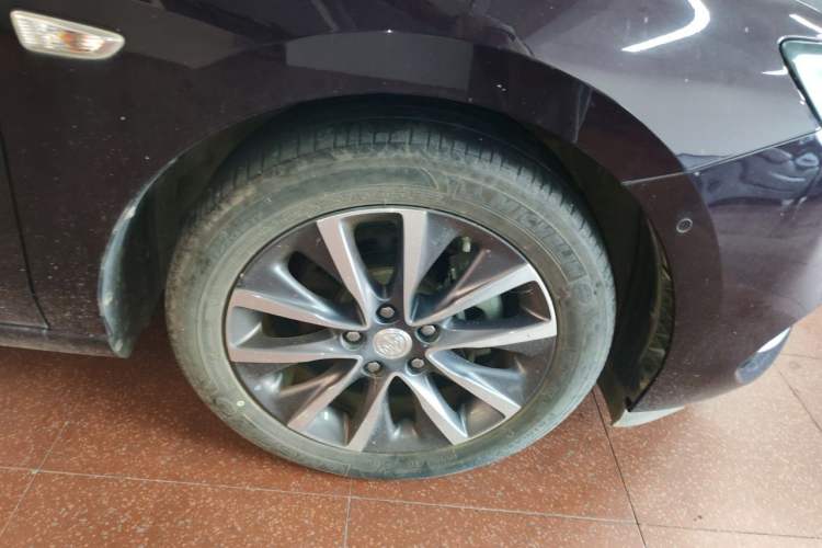 Used Buick GL6 2021 323T Mild Hybrid Connect Prestige Model Right Front Wheel Hub