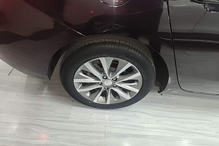 Used Buick GL6 2021 323T Mild Hybrid Connect Luxury Model Right Rear Wheel Hub