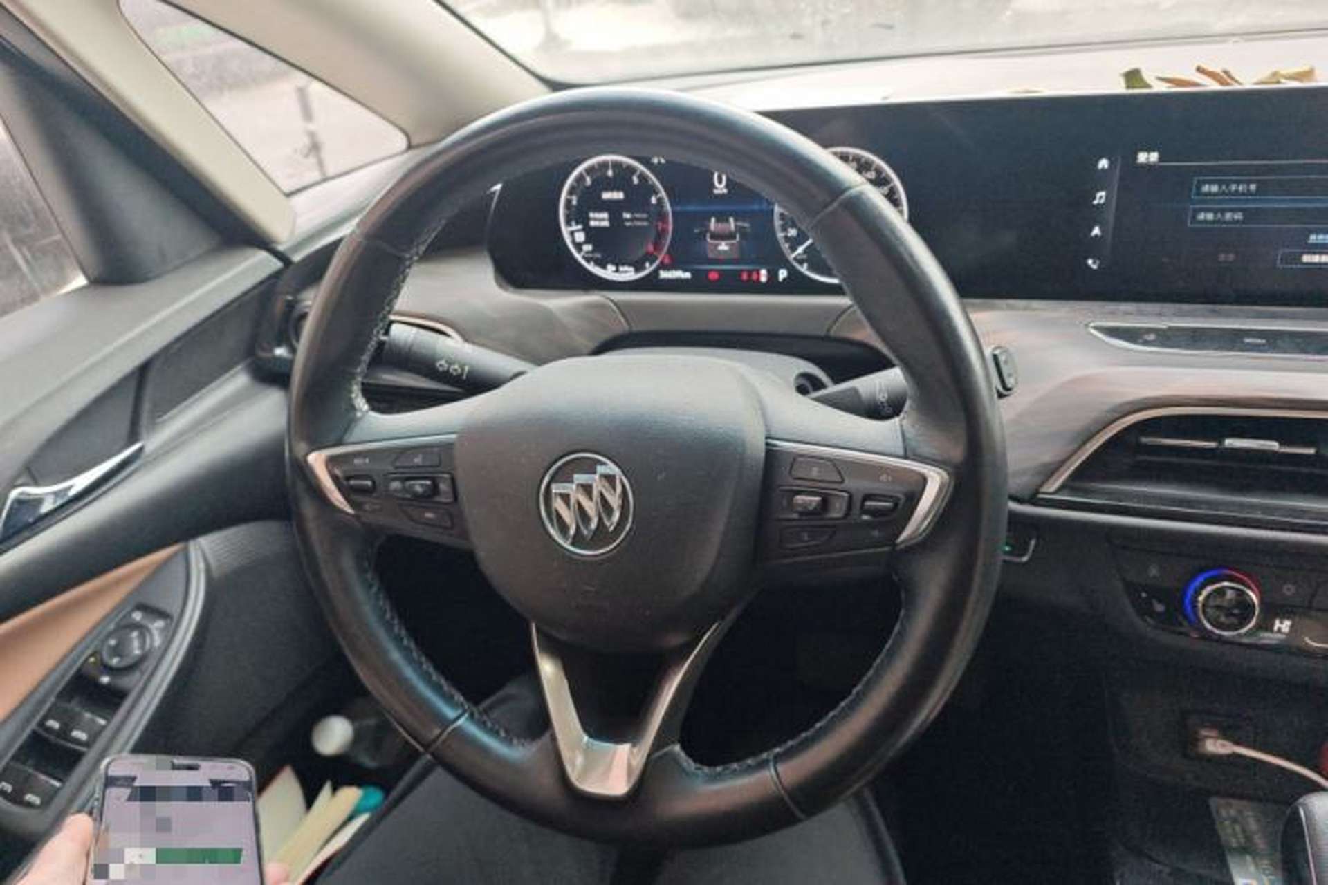 Used Buick GL6 2021 323T Mild Hybrid Connect Prestige Model Steering Wheel