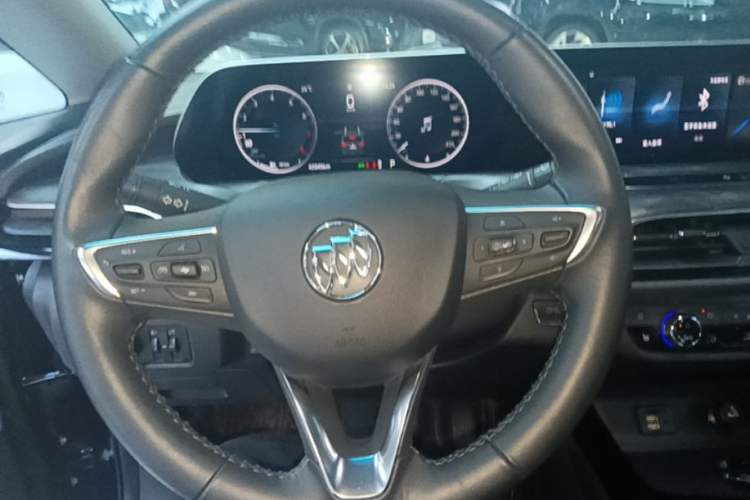 Used Buick GL6 2021 323T Mild Hybrid Connect Prestige Model Steering Wheel