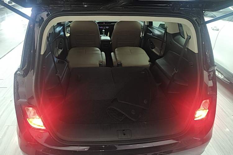 Used Buick GL6 2021 323T Mild Hybrid Connect Luxury Model Trunk