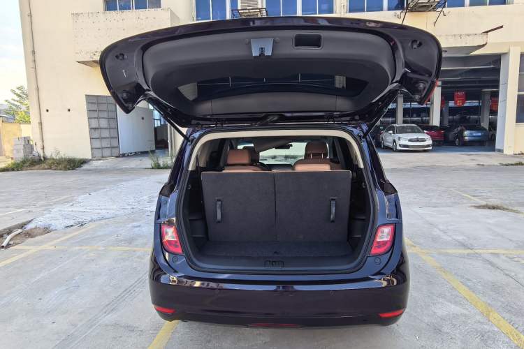 Used Buick GL6 2021 323T Mild Hybrid Connect Luxury Model Trunk