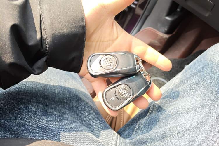Used Buick GL6 2021 323T Mild Hybrid Connect Prestige Model Vehicle Key