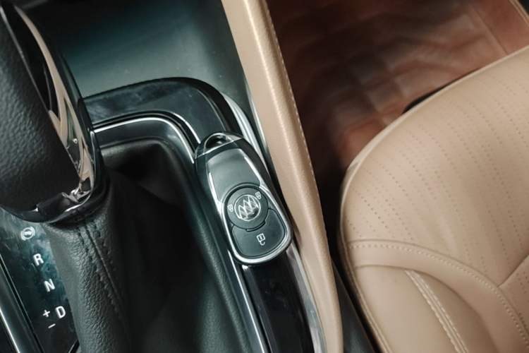 Used Buick GL6 2021 323T Mild Hybrid Connect Luxury Model Vehicle Key