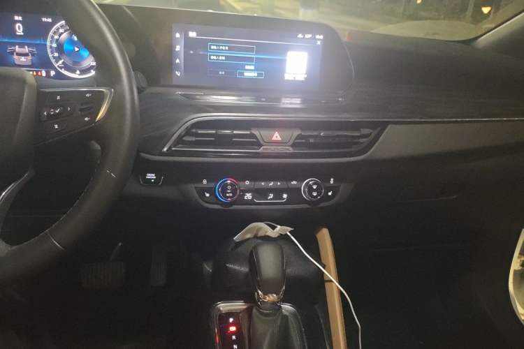 Used Buick GL6 2021 323T Mild Hybrid Connect Luxury Model Audio And AC Panel