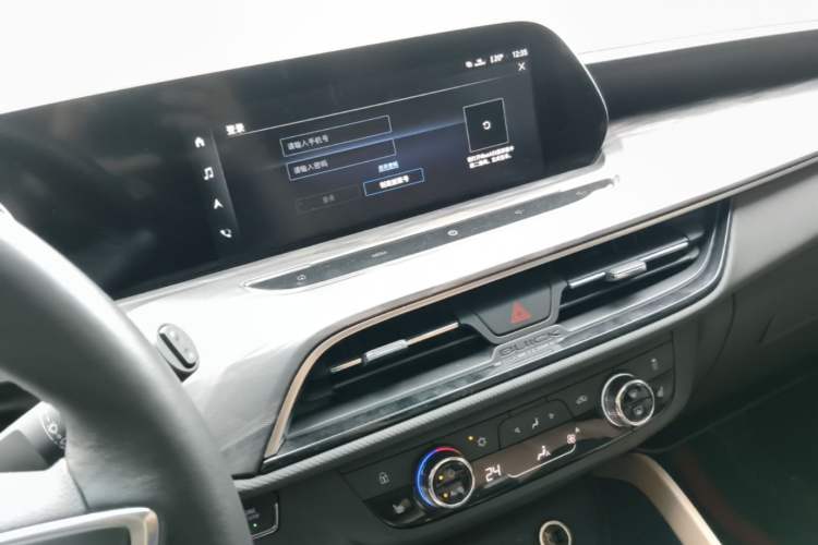 Used Buick GL6 2021 323T Mild Hybrid Connect Prestige Model Audio And AC Panel