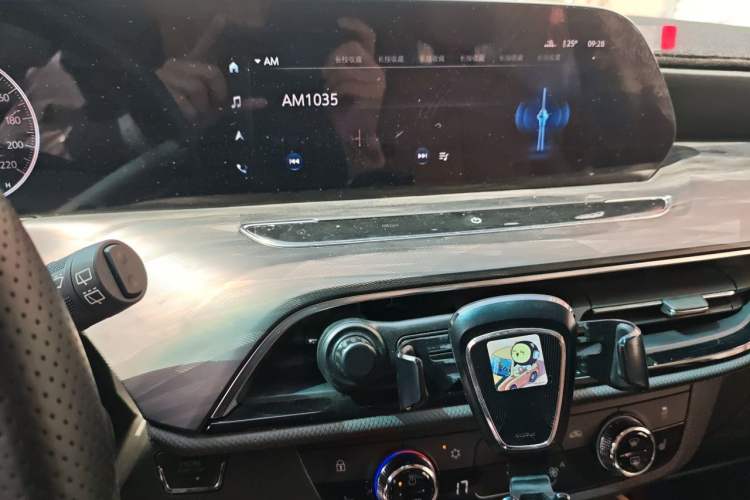 Used Buick GL6 2021 323T Mild Hybrid Connect Luxury Model Audio And AC Panel