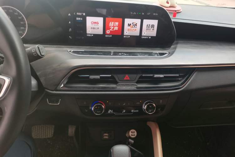 Used Buick GL6 2021 323T Mild Hybrid Connect Luxury Model Audio And AC Panel