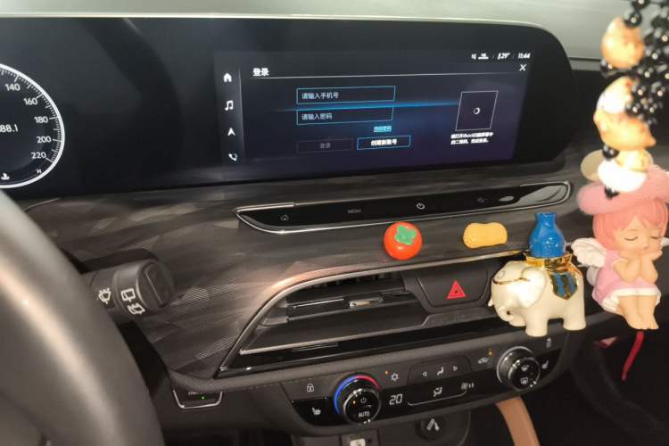 Used Buick GL6 2021 323T Mild Hybrid Connect Luxury Model Audio And AC Panel