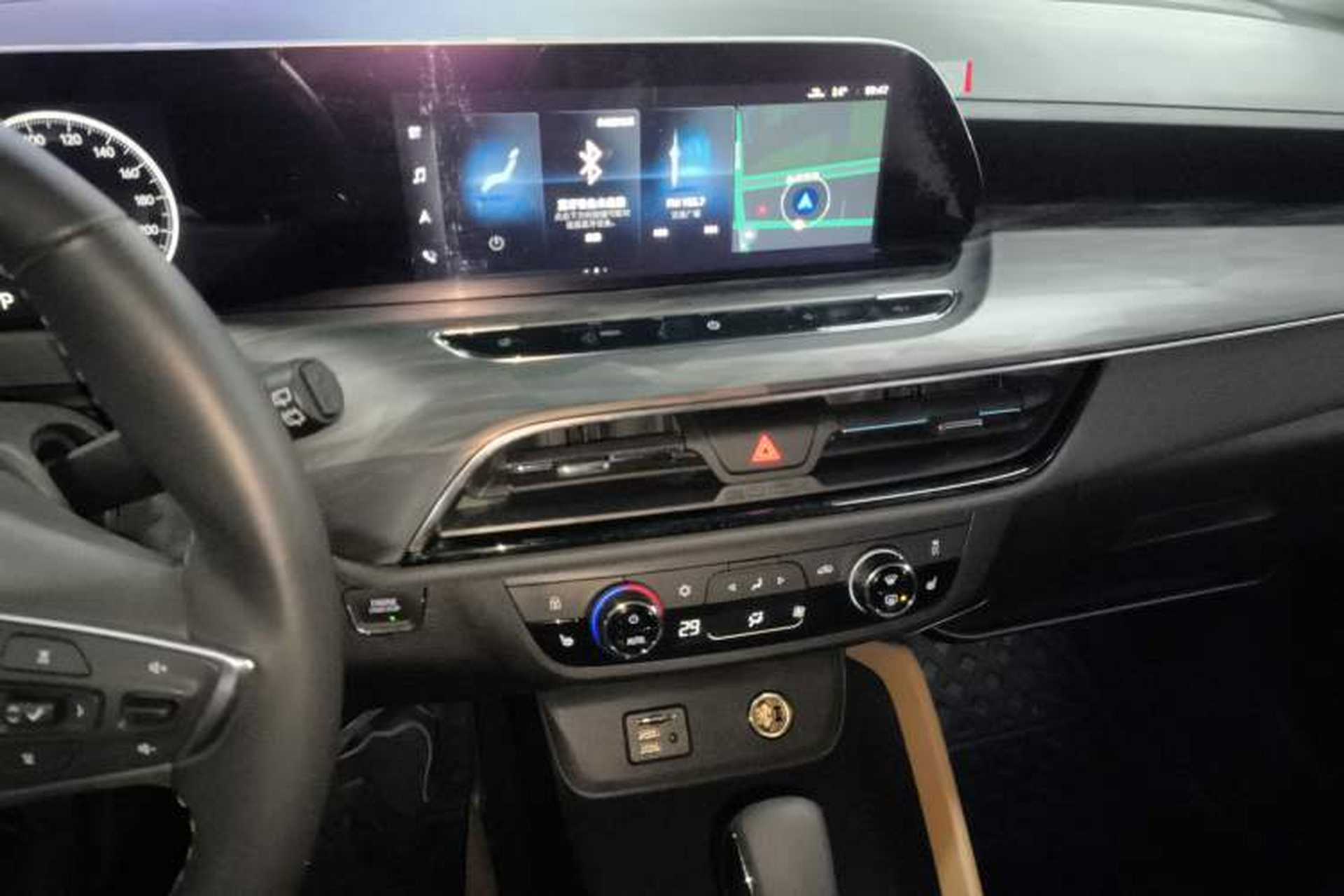Used Buick GL6 2021 323T Mild Hybrid Connect Prestige Model Audio And AC Panel
